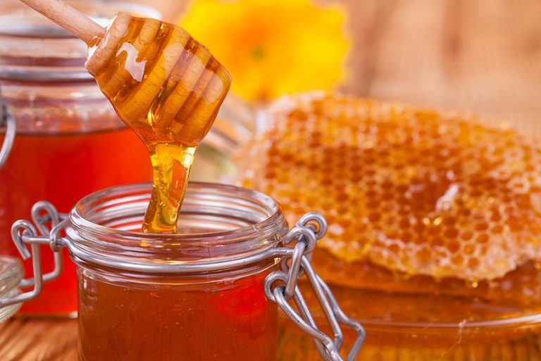 Το μέλι στον κόσμο: Το ορόσημο των 100 εκατομμυρίων κυψελών και οι σημαντικότερες αγορές