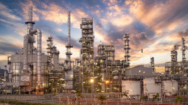 Η Sinopec και η TotalEnergies συνομιλούν για επένδυση ύψους 10 δισ. δολαρίων σε κοίτασμα φυσικού αερίου στη Σαουδική Αραβία