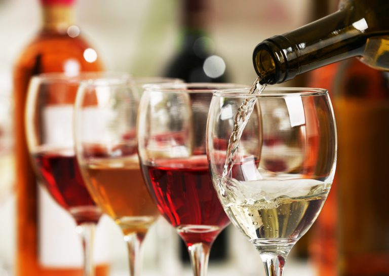 Αυξάνεται η παραγωγή φθηνών κρασιών και στην Ελλάδα