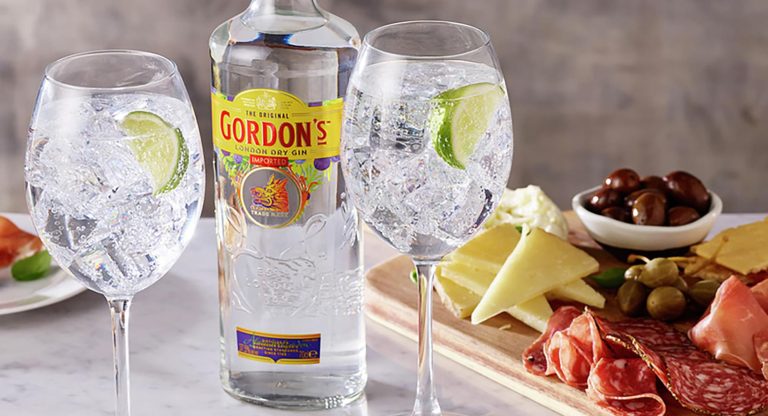 Gin: «Βουτιά» των πωλήσεων της κατηγορίας στη Μεγάλη Βρετανία