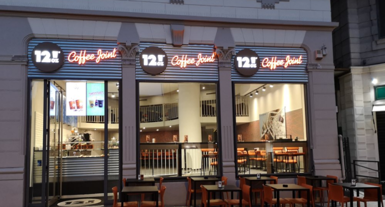 Το πρώτο της κατάστημα στην Ελλάδα άνοιξε η ιταλική αλυσίδα καφετεριών 12oz