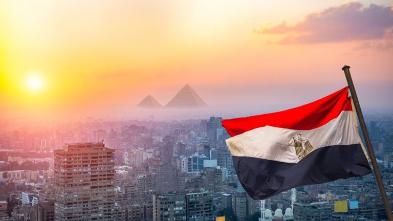 Επιταχύνεται εκ νέου ο πληθωρισμός στην Αίγυπτο παραμένοντας πάνω από το 30%