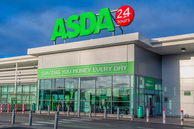 Οι επιδιώξεις της Asda με την εξαγορά 1.350 σημείων λιανικής πώλησης τροφίμων στο Ηνωμένο Βασίλειο