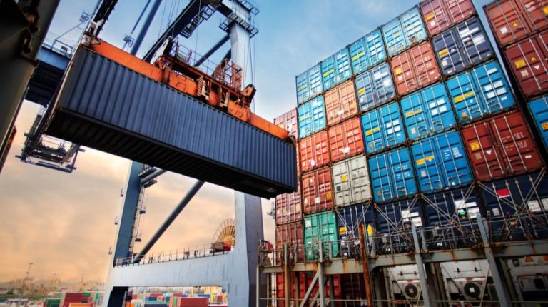 ΤτΕ: Αύξηση 3,2 δισ. ευρώ στο εμπορικό έλλειμμα τον Φεβρουάριο – Πτώση 10,3% στις εξαγωγές