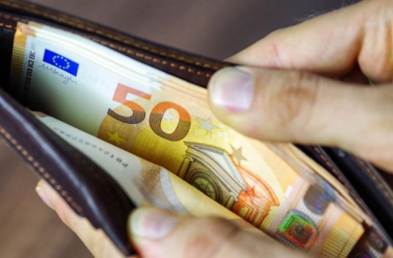 Μητσοτάκης: Εφικτός ο στόχος των 950 ευρώ για τον κατώτατο μισθό