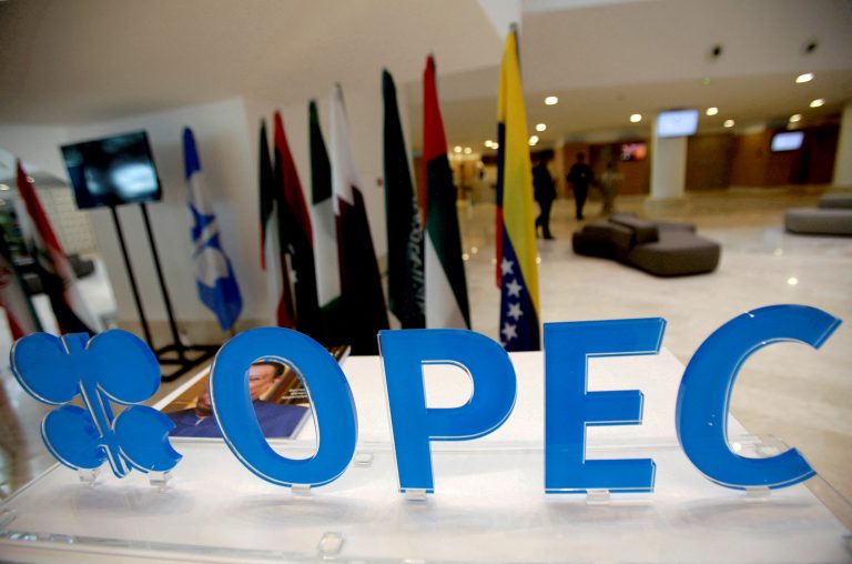 Η συνάντηση OPEC στη Βιέννη ενώπιον ενός δυσάρεστου σκηνικού αβέβαιης ζήτησης, ευμεταβλητων τιμών πετρελαίου και ερωτημάτων για τους Ρώσους