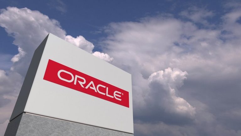 Oracle: Αύξηση κερδών και εσόδων στο τρίμηνο