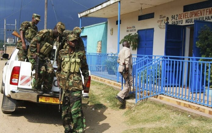 Ουγκάντα: Μαχητές του Ισλαμικού κράτους επιτέθηκαν σε σχολείο και σκότωσαν 25 ανθρώπους
