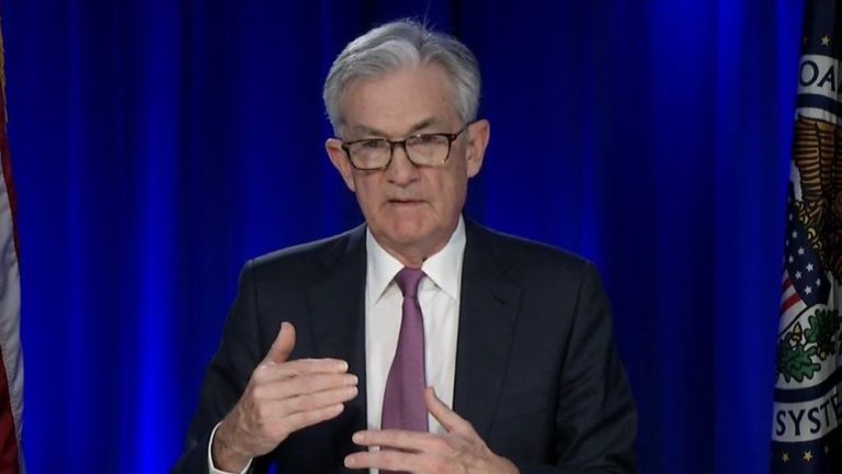 Τζερόμ Πάουελ – Fed: «Αβέβαιος ο δρόμος αποκλιμάκωσης του πληθωρισμού»