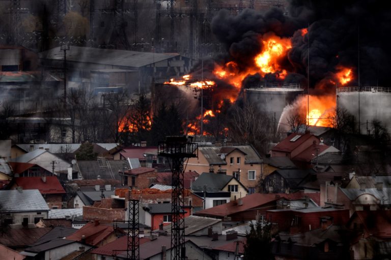 Ισχυροί ρωσικοί βομβαρδισμοί στα ανατολικά της Ουκρανίας