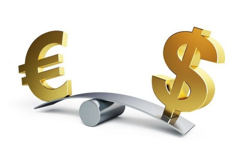 Ενισχύεται 0,38% το ευρώ, στα 1,1132 δολάρια