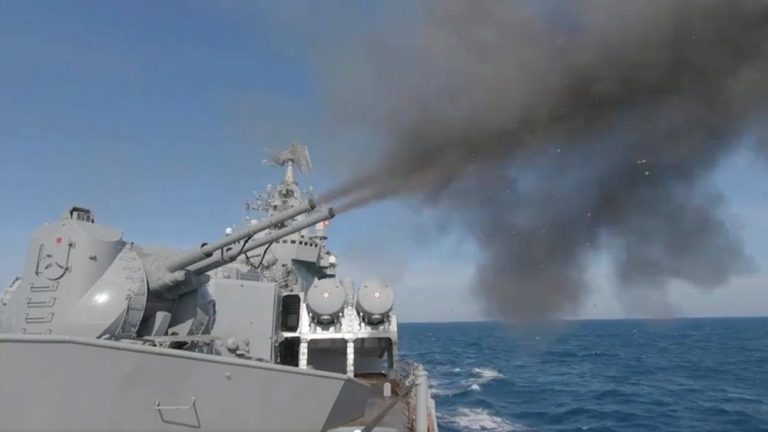 Ρωσική στρατιωτική άσκηση στη Μαύρη Θάλασσα με εκτόξευση πυραύλων κρουζ