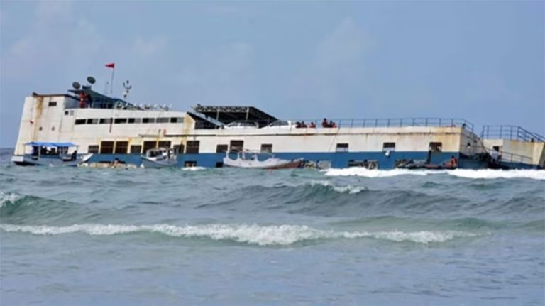 Ινδονησία: Τουλάχιστον 15 νεκροί από ναυάγιο επιβατικού πλοίου