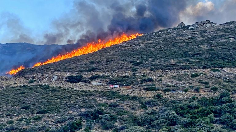 Η άνιση μάχη με τις φωτιές στην Ελλάδα