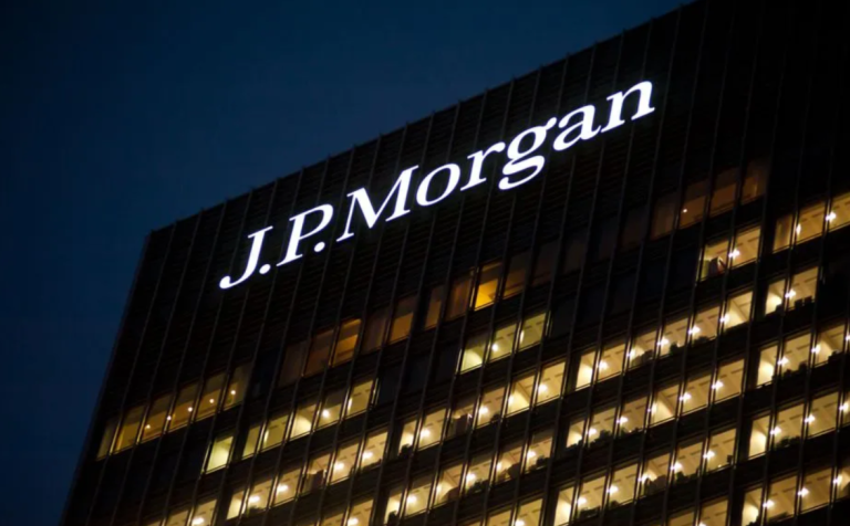 JPMorgan: Μειώθηκε ο κίνδυνος ύφεσης των ΗΠΑ