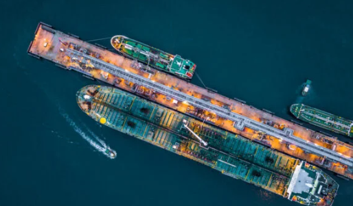 Ανοδικό ράλι στη ναυλαγορά των δεξαμενόπλοιων μεταφοράς πετρελαίου