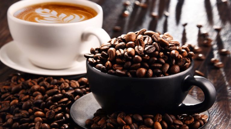Η κινεζική αγορά καφέ στα πιο τρελά της-Luckin προώθησε στην αγορά  καφέ λάτε με “άρωμα σάλτσας” εμπλουτισμένο με αλκοόλ