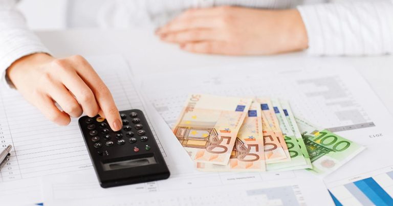 ΕΚΤ: Εκ νέου μείωση για τον δανεισμό στα νοικοκυριά και τις επιχειρήσεις τον Αύγουστο