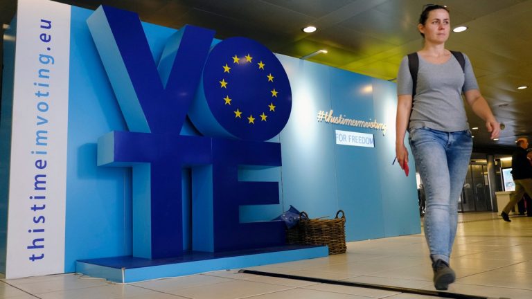 Σε 15 μέρες στήνονται οι κάλπες των ευρωεκλογών-Πώς θα ψηφίσετε