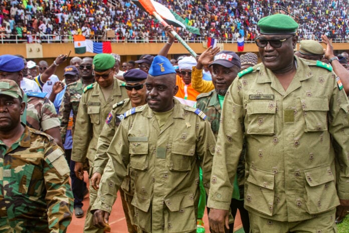 Νίγηρας:Γιατί κατηγορούν τη Γαλλία για προετοιμασία στρατιωτικής επίθεσης