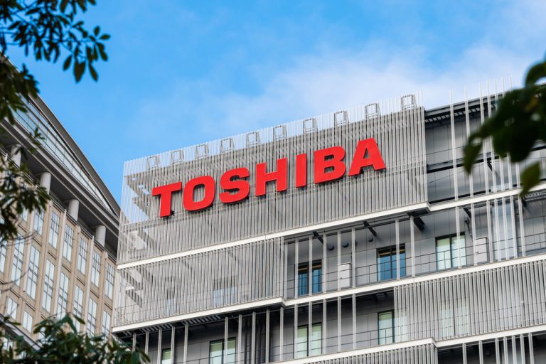 Toshiba: Εκτός χρηματιστηρίου ύστερα από 74 χρόνια