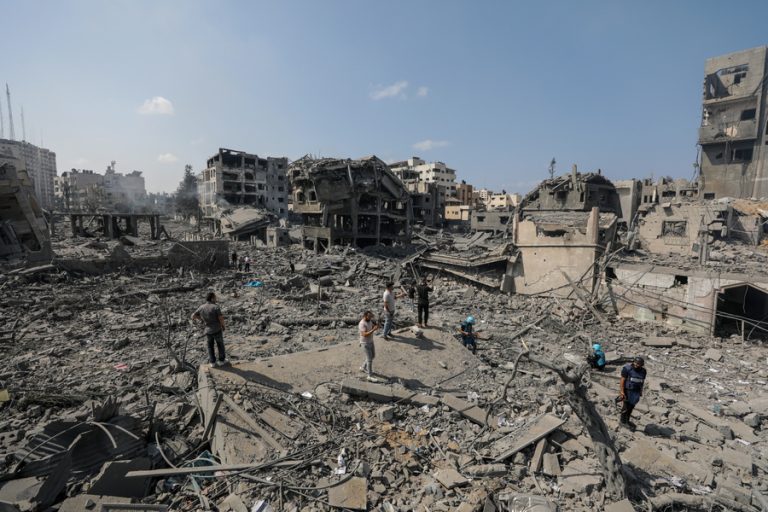 Συνεχίζονται οι βομβαρδισμοί στη Γάζα, παρά τη συμφωνία Χαμάς – Ισραήλ