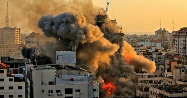 Νατζίμπ Μικάτι:”Ισραηλινό έγκλημα με στόχο να παρασύρει τον Λίβανο σε μια νέα φάση αντιπαράθεσης με το Ισραήλ”