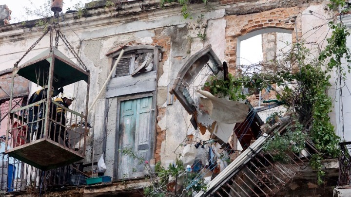Κούβα: Τρεις νεκροί μετά από κατάρρευση κτιρίου στην Αβάνα