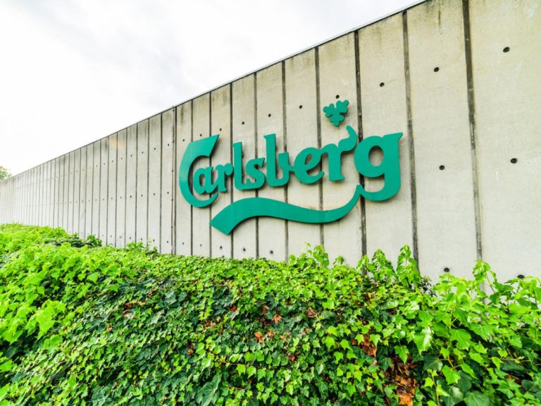 Carlsberg: Έκλεψαν την επιχείρησή μας, δεν συμφωνούμε στη νομιμοποίηση