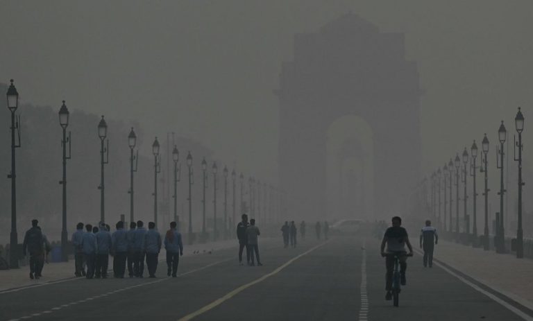 Ινδία: Σε επίπεδα ρεκόρ η ατμοσφαιρική ρύπανση στο Νέο Δελχί