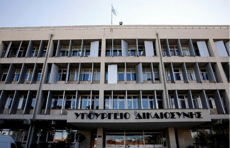 Μαίνεται η αντιπαράθεση ΣΥΡΙΖΑ και Υπ. Δικαιοσύνης για τα γκρεμισμένα ράφια στο Εφετείο