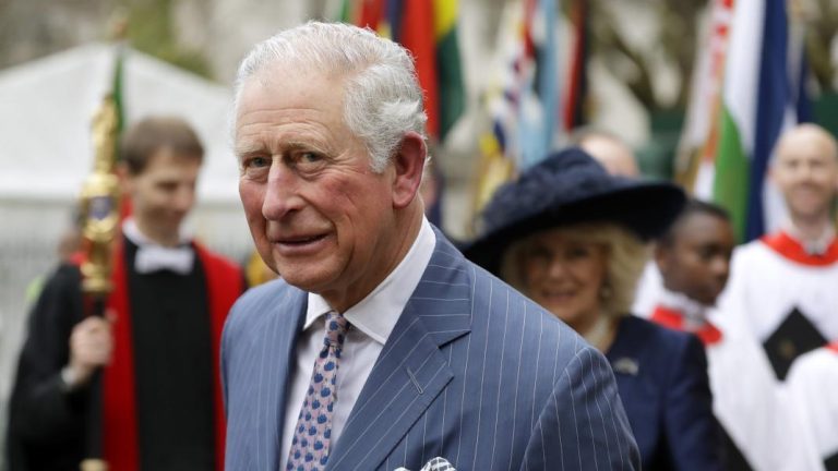 Κλείνετε τα 75 και ζείτε στη Βρετανία περάστε να πάρετε το δώρο σας από τον Βασιλιά Κάρολο