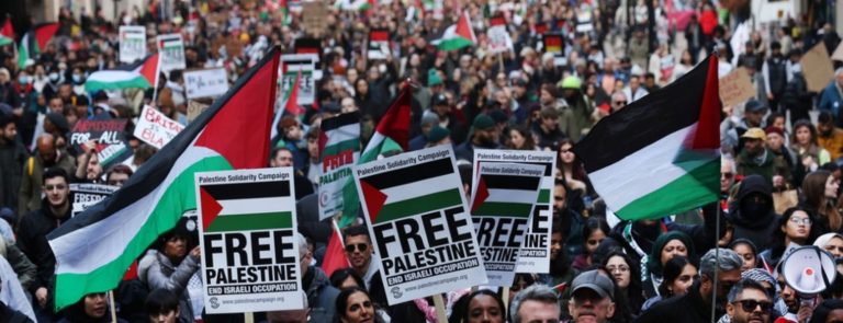 Λονδίνο: Πάνω από 100.000 άνθρωποι διαδήλωσαν υπέρ της Παλαιστίνης, 82 συλλήψεις αντιδιαδηλωτών