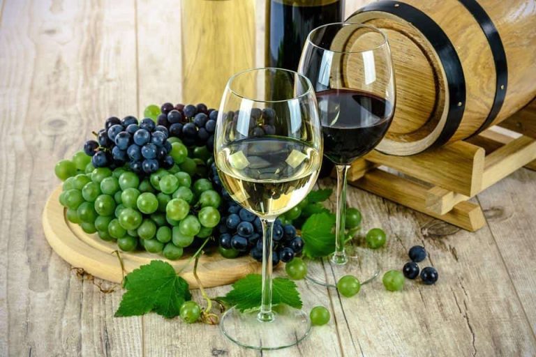 Συνεχίζεται η αύξηση των ελληνικών εξαγωγών οίνου και ούζου προς τα ΗΑΕ