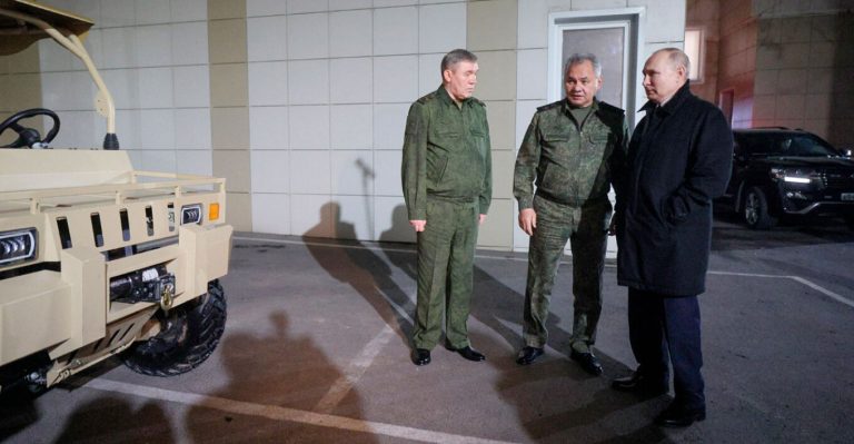 Ξαφνική επίσκεψη Πούτιν στο στρατηγείο πολέμου στο Ροστόφ