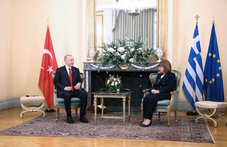 Συνάντηση Ερντογάν με Σακελλαροπούλου: Να βελτιωθούν οι διμερείς σχέσεις ζήτησαν και οι δύο πρόεδροι