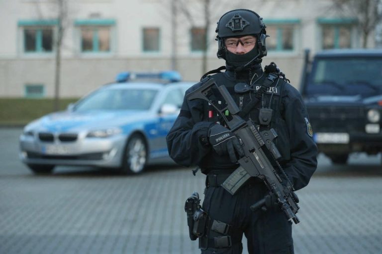 Υπ’ ατμόν η Ευρώπη για «χριστουγεννιάτικα» τρομοκρατικά χτυπήματα -Συλλήψεις ισλαμιστών στη Γερμανία