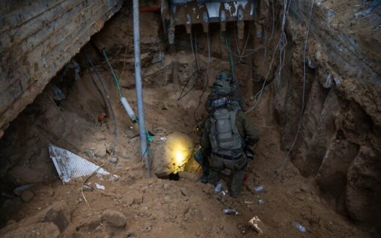 WSJ: Σκέψεις του Ισραήλ να πλημμυρίσει τα τούνελ της Χαμάς