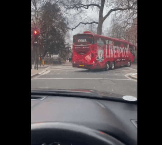 Δεν πάει να είσαι και η ομάδα ποδοσφαίρου της Liverpool… Πρόστιμο 8000 λίρες για παραβίαση του ΚΟΚ