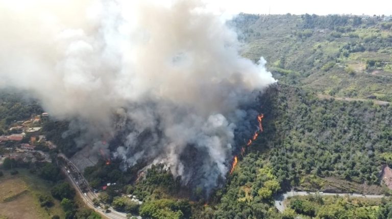 Κολομβία: Διεθνής έκκληση βοήθειας για την αντιμετώπιση των πυρκαγιών