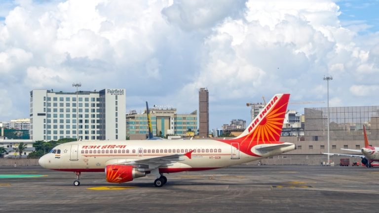Γιατί η Ινδία χρειάζεται ένα γενικό σχέδιο αερομεταφορών – Σε φρενίτιδα αγορών αλλά ποιος θα πετάξει τα αεροπλάνα…