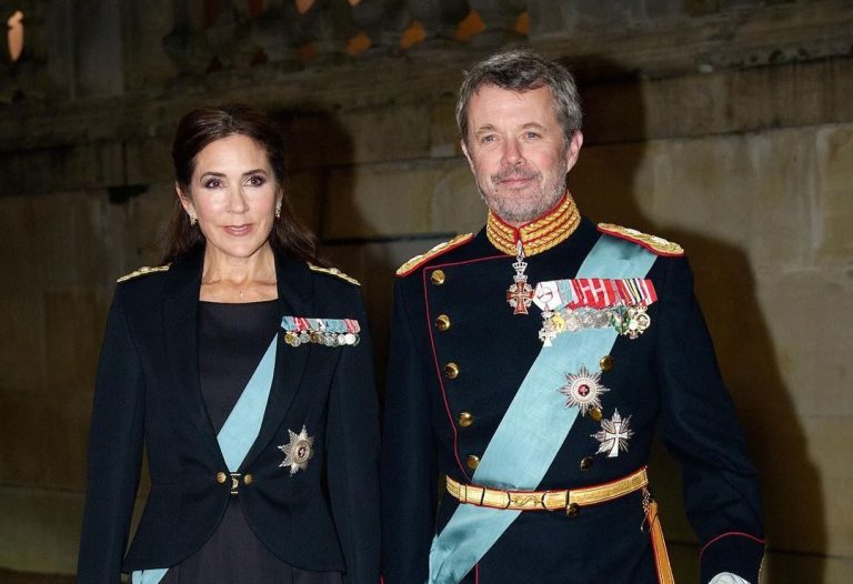 Ο νέος Βασιλιάς της Δανίας σε μια απλή τελετή διαδέχεται τη Βασίλισσα Μαργαρίτα Β-Ποιος είναι ο διάδοχος;