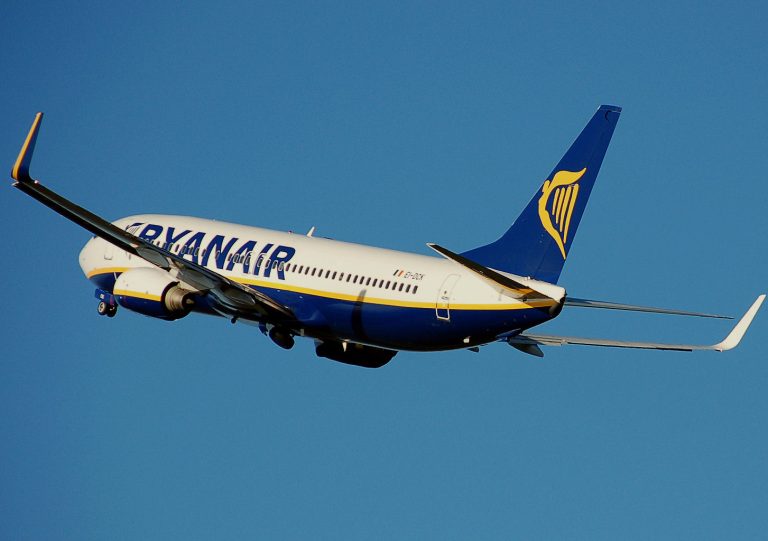 Ryanair: Περιορίζει την πρόβλεψη κερδών για το 2023, λόγω κόστους καυσίμων