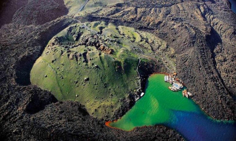 Πού έγινε άγνωστη -ως σήμερα- υποθαλάσσια ηφαιστειακή έκρηξη προ 520.000 ετών και κάλυψε τρία νησιά;