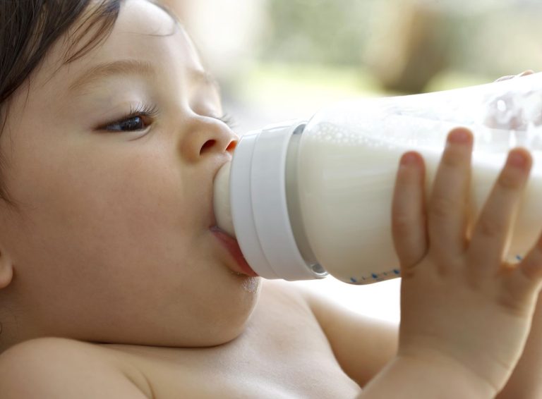 Οι εταιρείες παιδικών τροφών προσέφυγαν στο ΣτΕ για το πλαφόν στο βρεφικό γάλα