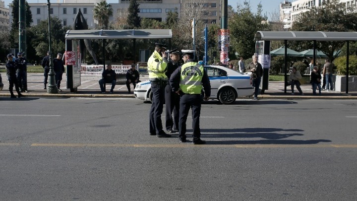 Κυκλοφοριακές ρυθμίσεις σε Αθήνα και Πειραιά λόγω Θεοφανίων
