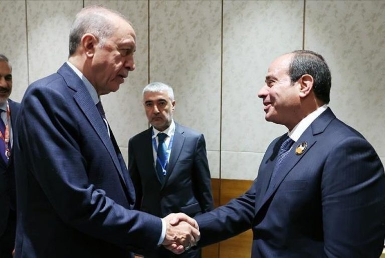 Ο Ερντογάν τα “ξαναβρίσκει” με τον Αλ Σίσι στο Κάιρο