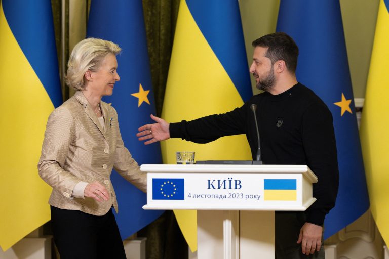Με 7η επίσκεψη στο Κίεβο από την αρχή του πολέμου η ντερ Λάιεν δείχνει την υποστήριξη της ΕΕ