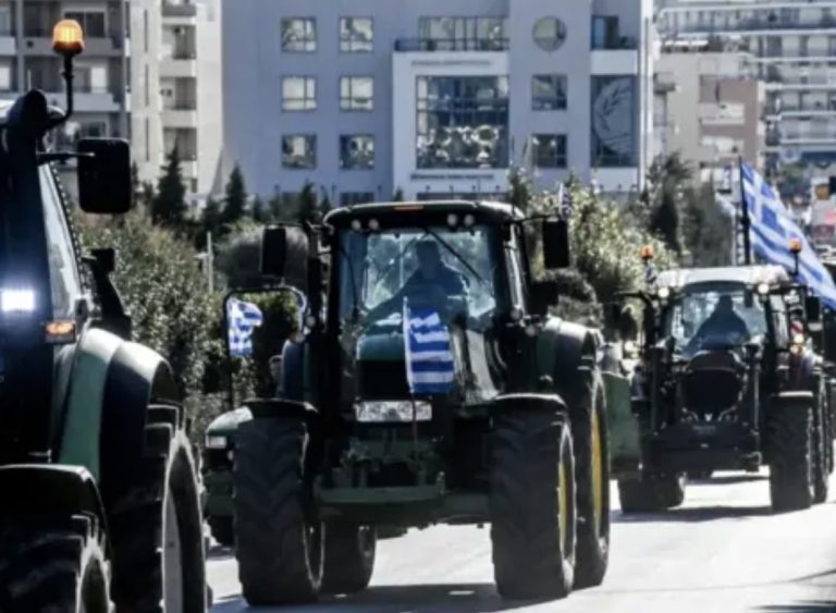 Αγρότες: Απέκλεισαν το τελωνείο Καστοριάς και την ΠΕ Δυτικής Μακεδονίας