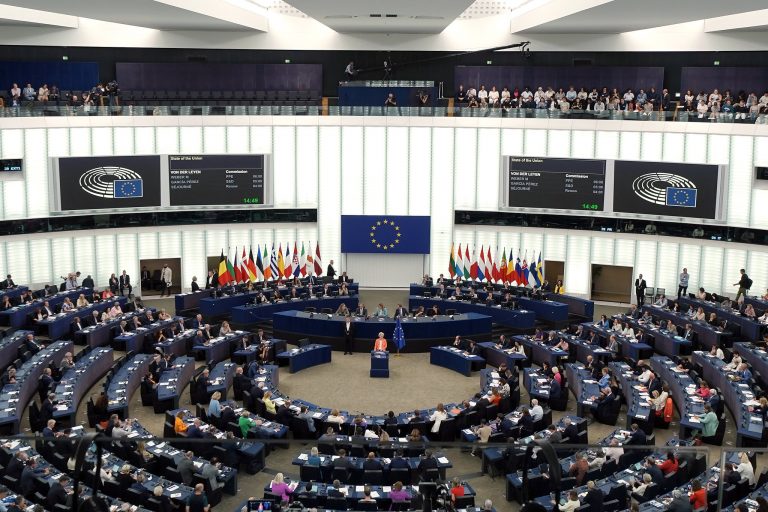 Το Ευρωκοινοβούλιο καταδίκασε με ψήφισμα την Ελλάδα για το κράτος δικαίου και την ελευθερία του Τύπου